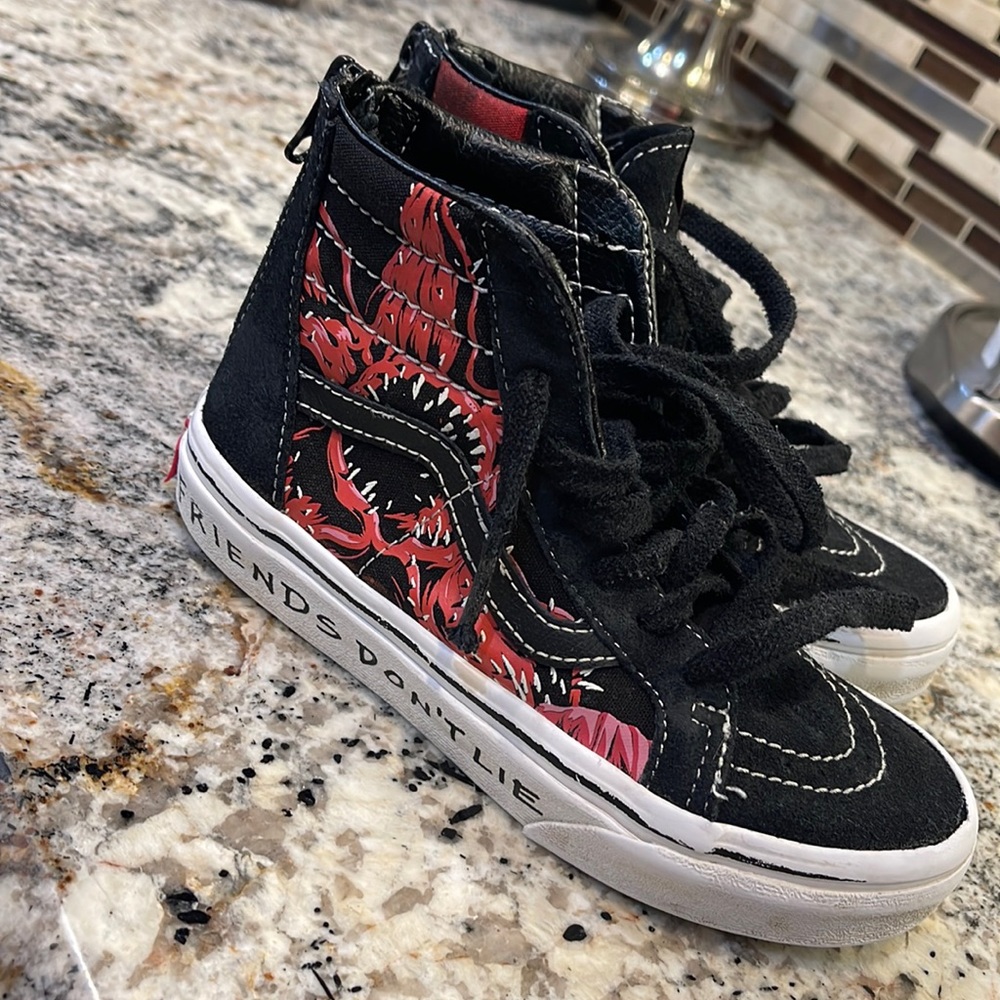 Kids Black & Red Vans Size 1 unisex